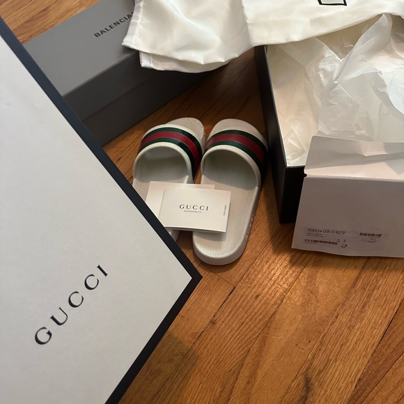 gucci pool slides - Picture 3 of 7